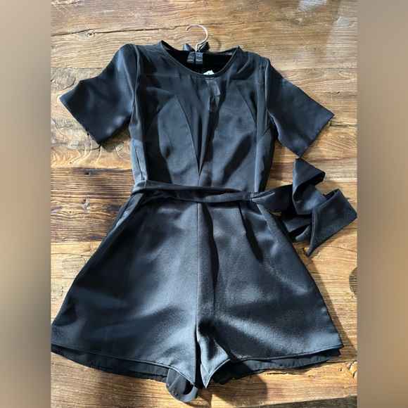 🌸Petite Kate Moss TopShop size 2 Silky Satin Jumper with plunging and Chiffon🌸 - Picture 4 of 15